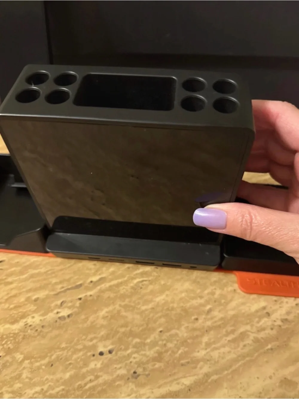 Stealtho black organizer